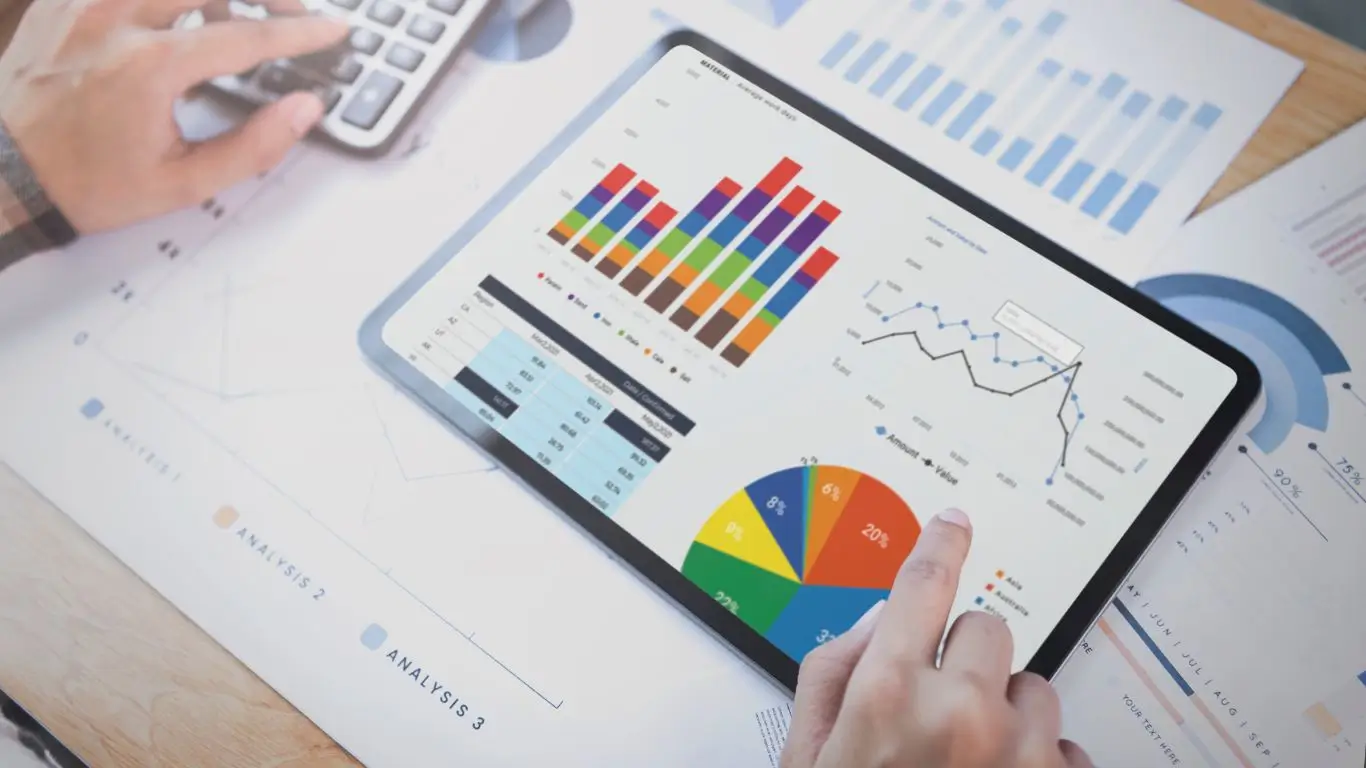 Ações - Entenda por que com ações se ganha muito mais dinheiro que investindo na renda fixa.