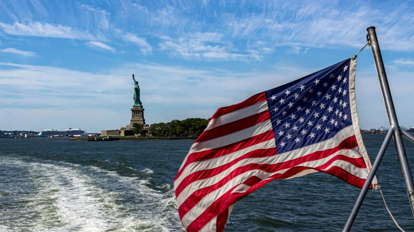 Através do IVVB11, você investe nas maiores empresas do mundo sem sair do Brasil.