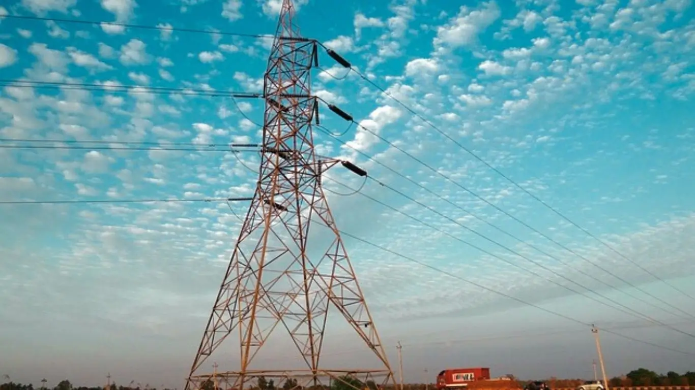Juro11 - Financiando á criação de uma torre de energia elétrica.